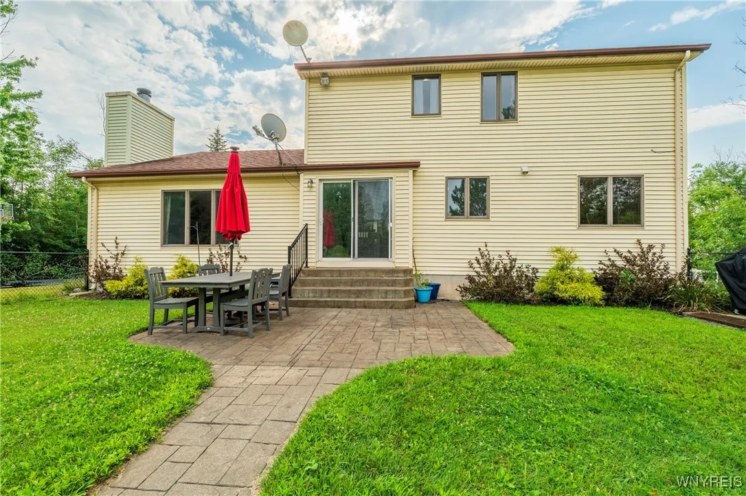 5769 Strickler Road, Clarence, New York 14031, Clarence, New York 14031, 3 Bedrooms Bedrooms, 7 Rooms Rooms,2 BathroomsBathrooms,Residential,For Sale,5769 Strickler Road, Clarence, New York 14031,B1627826