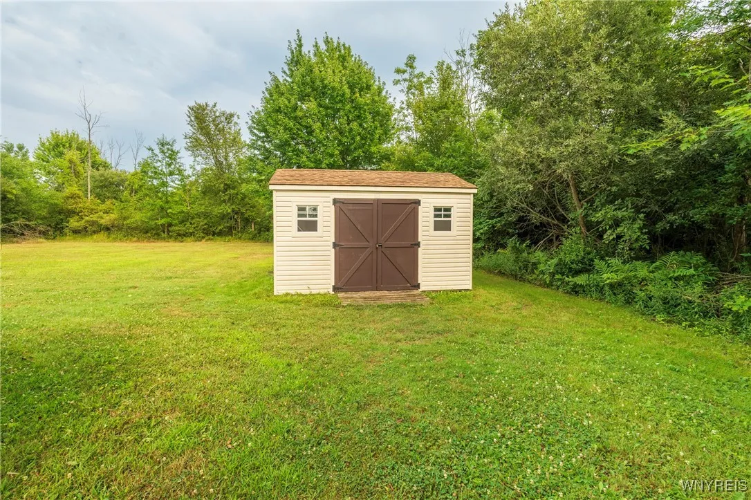 5769 Strickler Road, Clarence, New York 14031, Clarence, New York 14031, 3 Bedrooms Bedrooms, 7 Rooms Rooms,2 BathroomsBathrooms,Residential,For Sale,5769 Strickler Road, Clarence, New York 14031,B1627826
