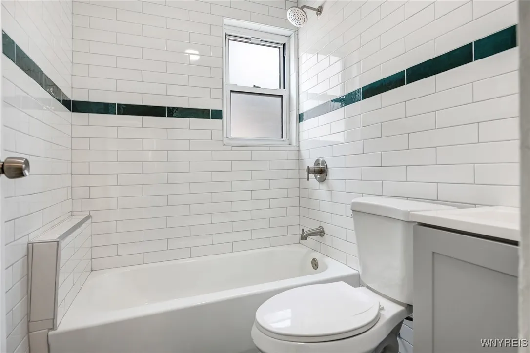 155 Gorton Street, Buffalo, New York 14207, Buffalo, New York 14207, 4 Bedrooms Bedrooms, ,2 BathroomsBathrooms,Residential,For Sale,155 Gorton Street, Buffalo, New York 14207,B1627866