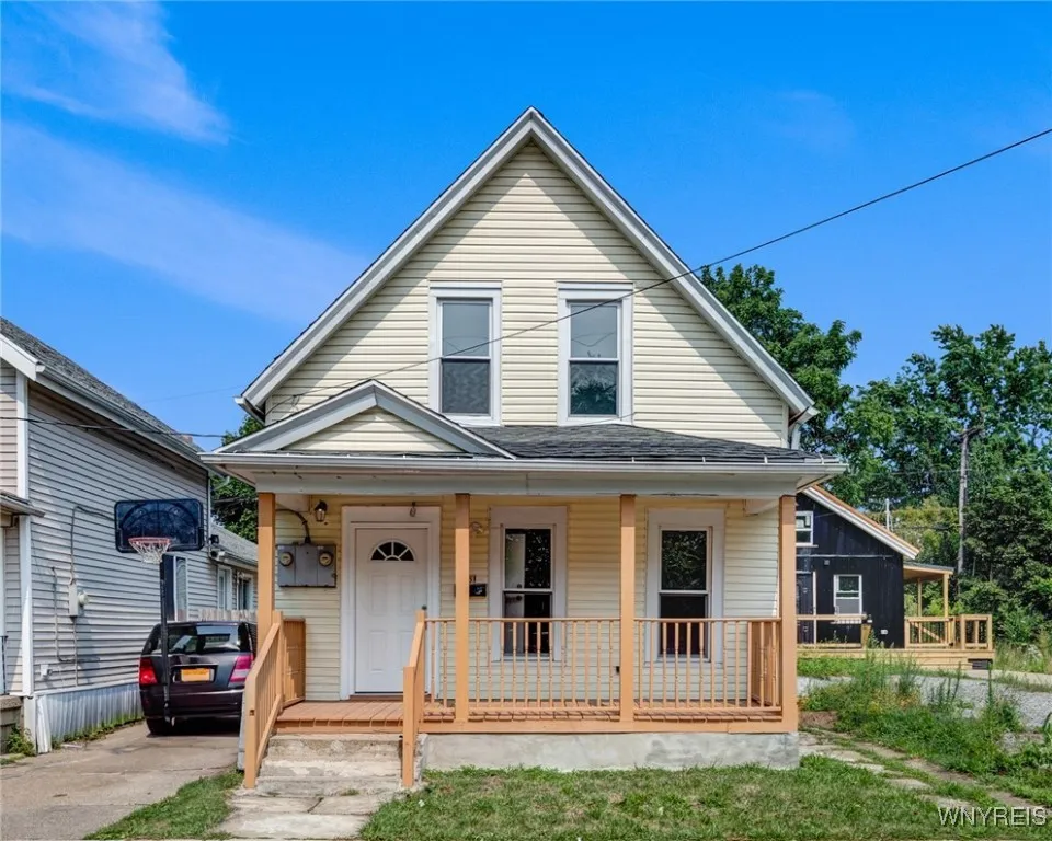 155 Gorton Street, Buffalo, New York 14207, Buffalo, New York 14207, 4 Bedrooms Bedrooms, ,2 BathroomsBathrooms,Residential,For Sale,155 Gorton Street, Buffalo, New York 14207,B1627866