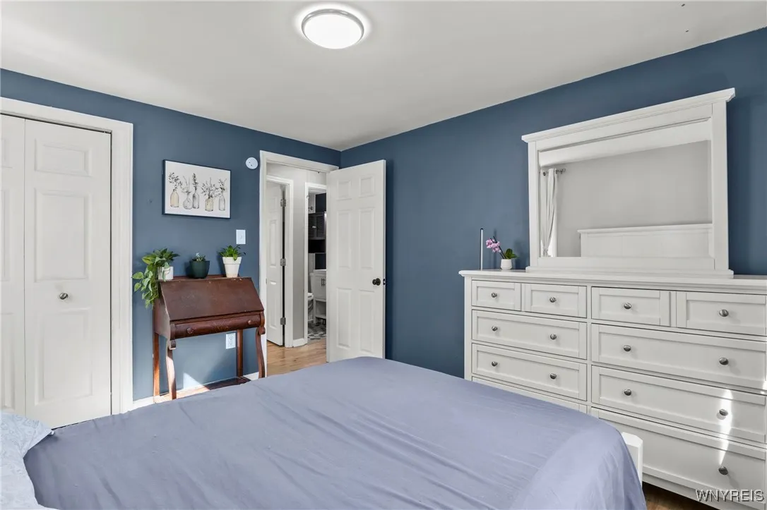 closet in the bedroom1