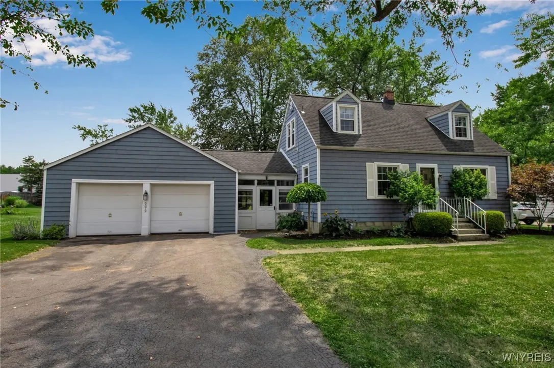 6579 Michael Road, Orchard Park, New York 14127, Orchard Park, New York 14127, 4 Bedrooms Bedrooms, 7 Rooms Rooms,1 BathroomBathrooms,Residential,For Sale,6579 Michael Road, Orchard Park, New York 14127,B1627699