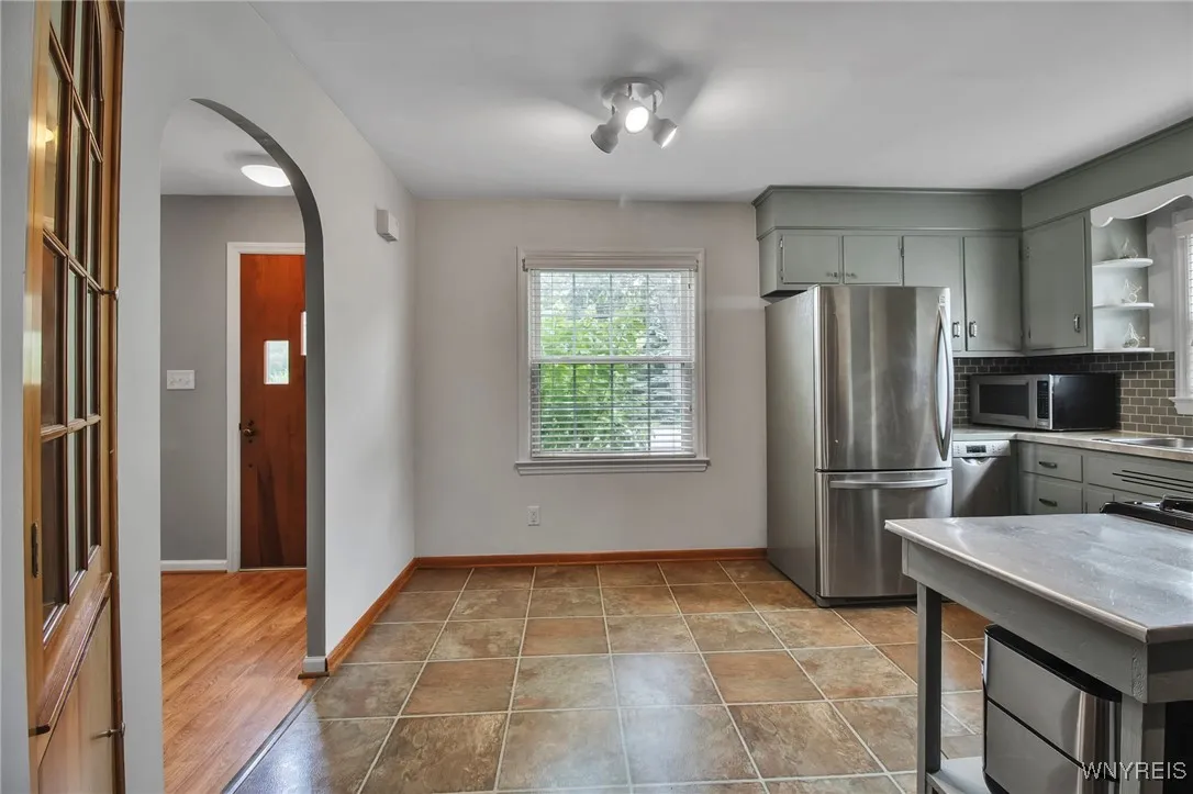 Eat-in Kitchen Area