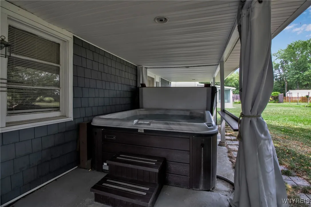 Hot Tub