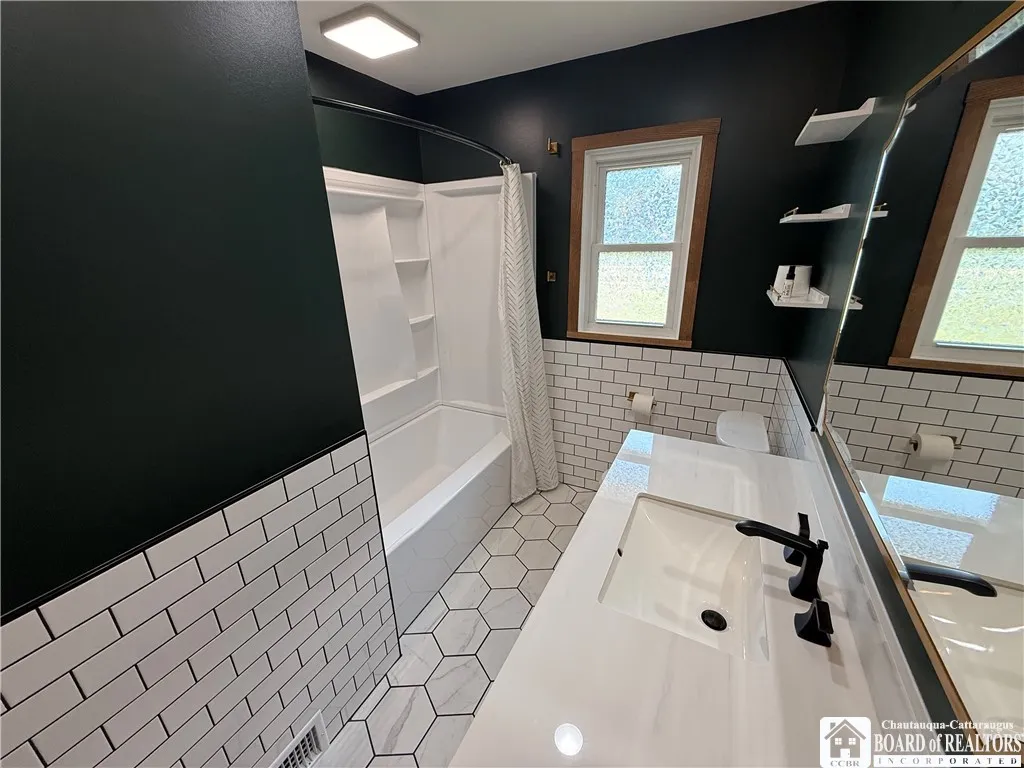 436 Temple Street, Pomfret, New York 14063, Pomfret, New York 14063, 2 Bedrooms Bedrooms, 5 Rooms Rooms,1 BathroomBathrooms,Residential,Closed,436 Temple Street, Pomfret, New York 14063,0,R1627658