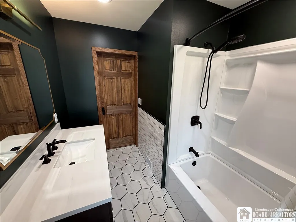 436 Temple Street, Pomfret, New York 14063, Pomfret, New York 14063, 2 Bedrooms Bedrooms, 5 Rooms Rooms,1 BathroomBathrooms,Residential,Closed,436 Temple Street, Pomfret, New York 14063,0,R1627658
