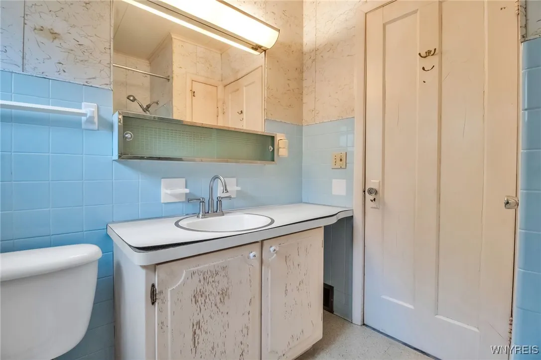 Full Bath