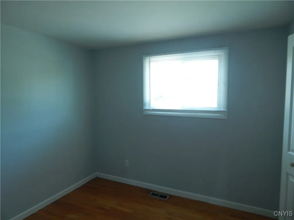 7 Limetree Lane, Clay, New York 13090, Clay, New York 13090, 3 Bedrooms Bedrooms, 10 Rooms Rooms,1 BathroomBathrooms,Residential,For Sale,7 Limetree Lane, Clay, New York 13090,0,S1626110