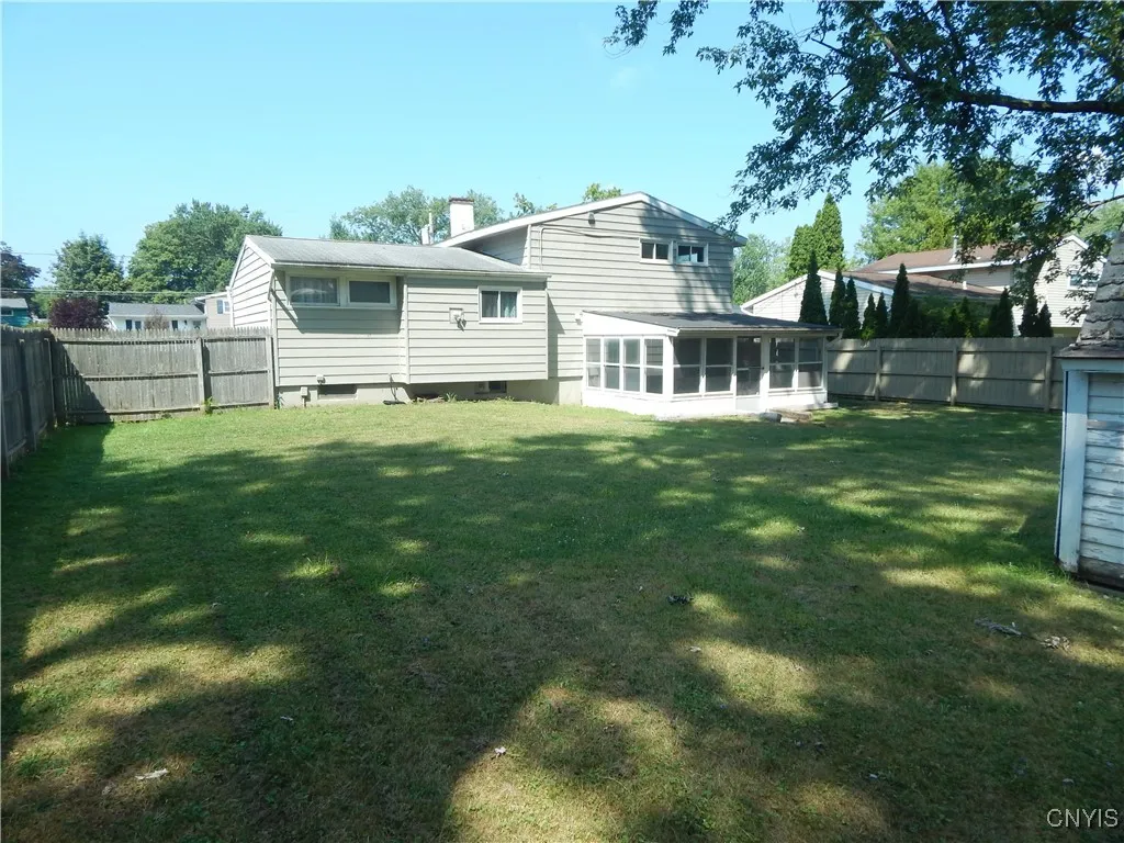 7 Limetree Lane, Clay, New York 13090, Clay, New York 13090, 3 Bedrooms Bedrooms, 10 Rooms Rooms,1 BathroomBathrooms,Residential,For Sale,7 Limetree Lane, Clay, New York 13090,0,S1626110