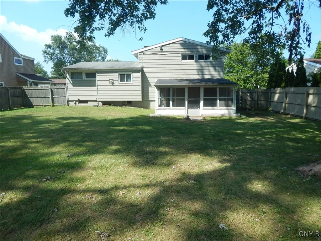 7 Limetree Lane, Clay, New York 13090, Clay, New York 13090, 3 Bedrooms Bedrooms, 10 Rooms Rooms,1 BathroomBathrooms,Residential,For Sale,7 Limetree Lane, Clay, New York 13090,0,S1626110