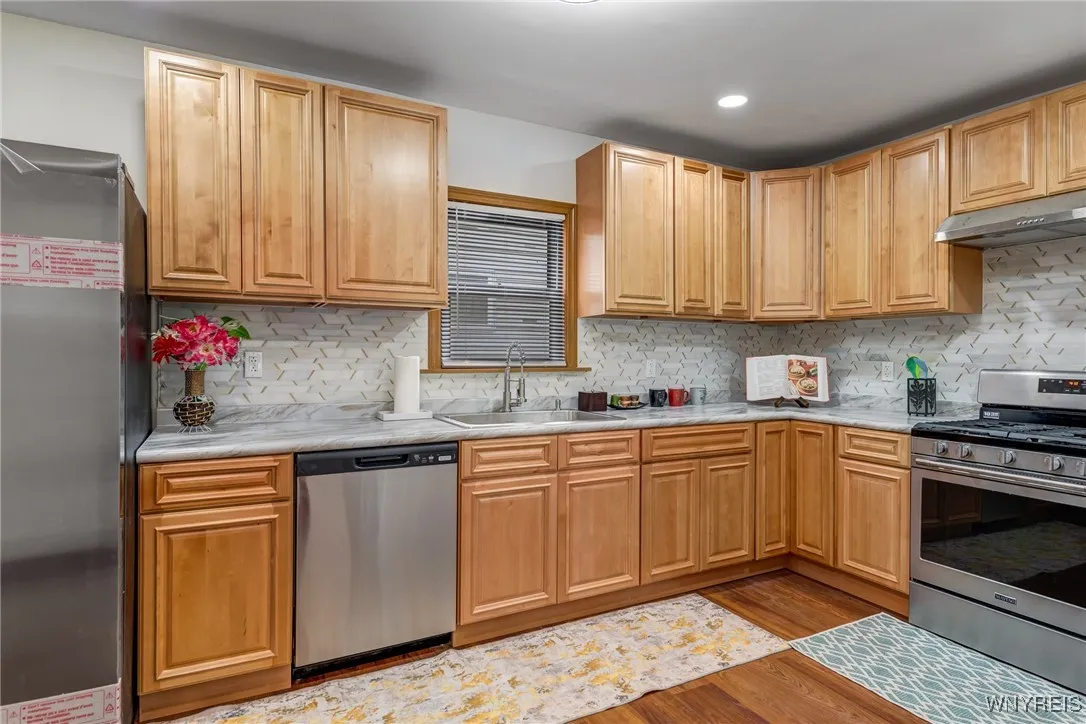 278 Hazelwood Avenue, Buffalo, New York 14215, Buffalo, New York 14215, 4 Bedrooms Bedrooms, 7 Rooms Rooms,2 BathroomsBathrooms,Residential,Closed,278 Hazelwood Avenue, Buffalo, New York 14215,0,B1627910