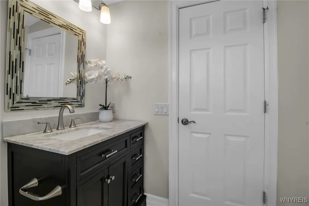 10 San Mateo Court, Amherst, New York 14051, Amherst, New York 14051, 4 Bedrooms Bedrooms, 8 Rooms Rooms,2 BathroomsBathrooms,Residential,For Sale,10 San Mateo Court, Amherst, New York 14051,B1627878