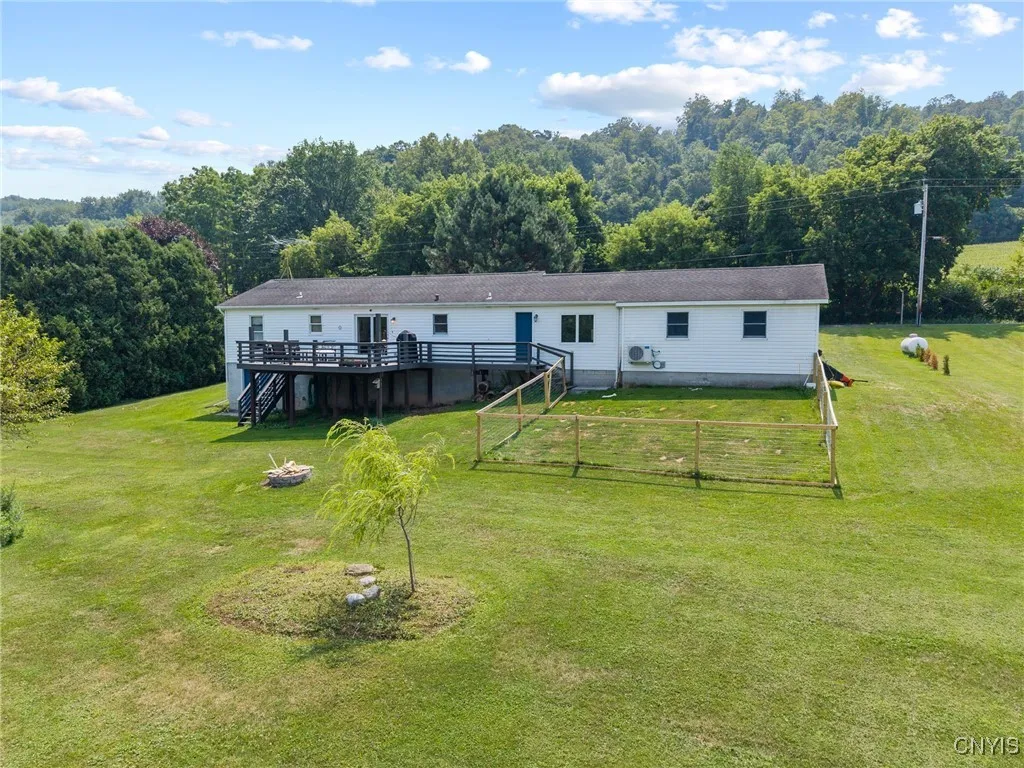 Rear house view with dog run