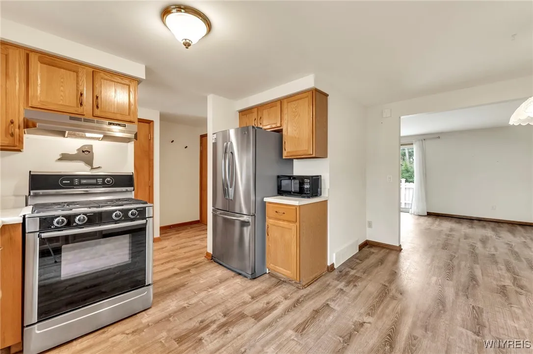 571 Burroughs Drive, Amherst, New York 14226, Amherst, New York 14226, 2 Bedrooms Bedrooms, 8 Rooms Rooms,1 BathroomBathrooms,Residential,For Sale,571 Burroughs Drive, Amherst, New York 14226,B1627870