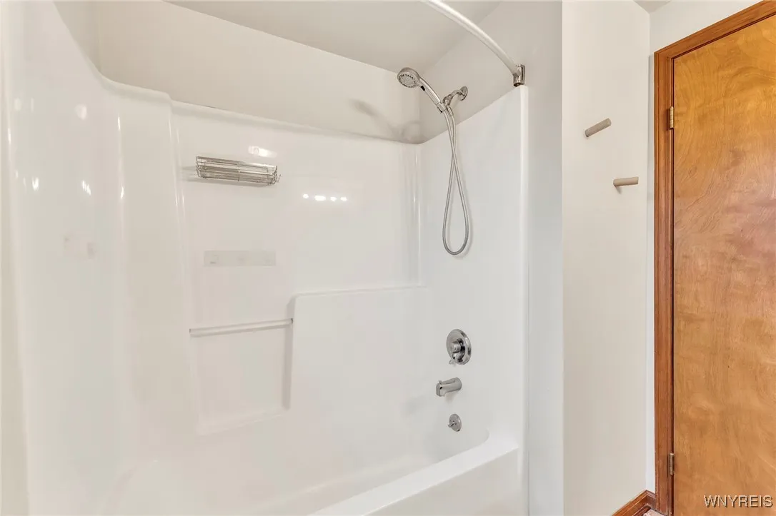 571 Burroughs Drive, Amherst, New York 14226, Amherst, New York 14226, 2 Bedrooms Bedrooms, 8 Rooms Rooms,1 BathroomBathrooms,Residential,For Sale,571 Burroughs Drive, Amherst, New York 14226,B1627870