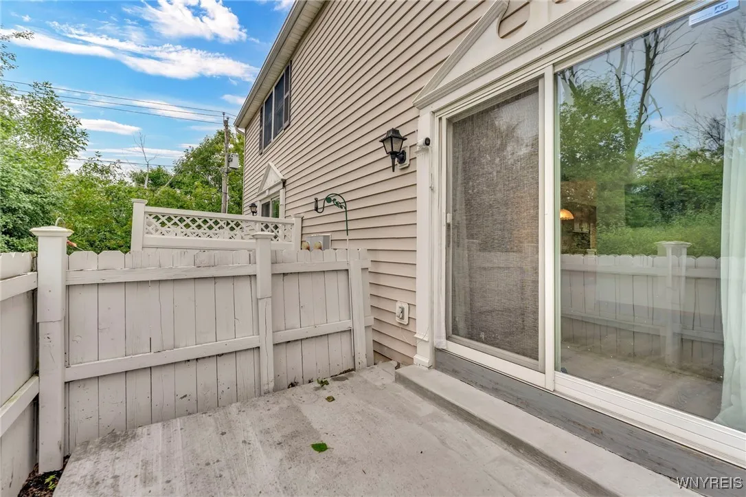571 Burroughs Drive, Amherst, New York 14226, Amherst, New York 14226, 2 Bedrooms Bedrooms, 8 Rooms Rooms,1 BathroomBathrooms,Residential,For Sale,571 Burroughs Drive, Amherst, New York 14226,B1627870