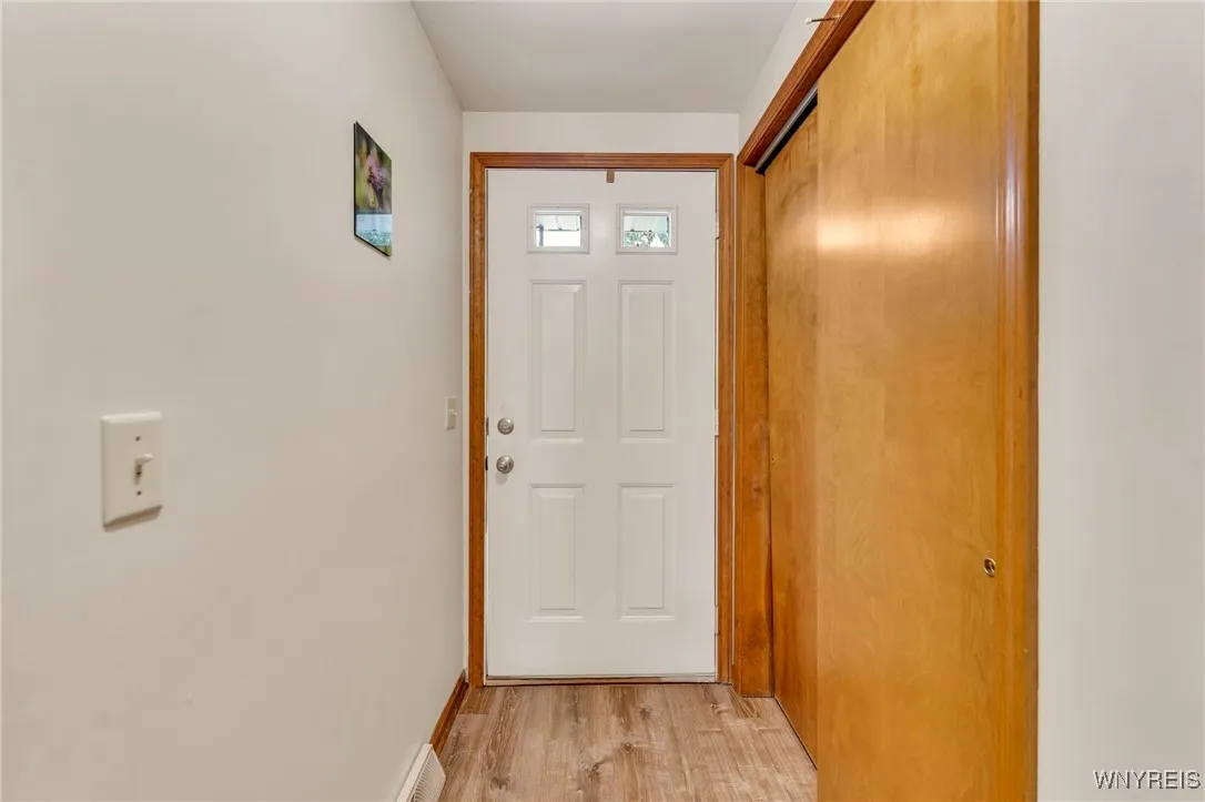 571 Burroughs Drive, Amherst, New York 14226, Amherst, New York 14226, 2 Bedrooms Bedrooms, 8 Rooms Rooms,1 BathroomBathrooms,Residential,For Sale,571 Burroughs Drive, Amherst, New York 14226,B1627870