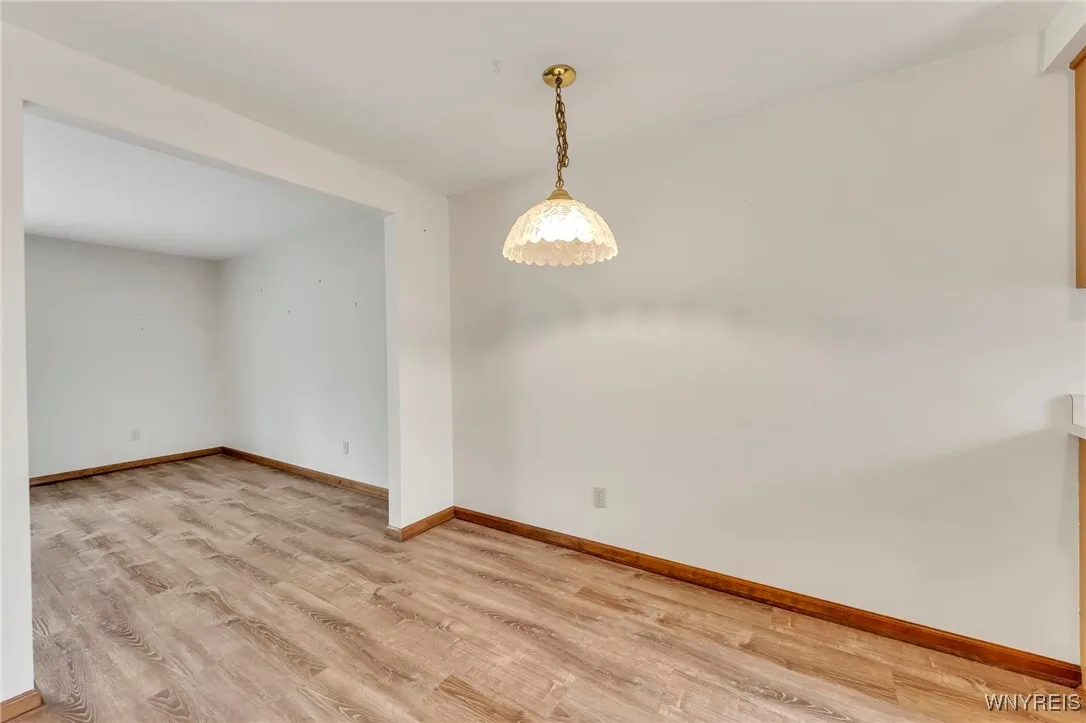 571 Burroughs Drive, Amherst, New York 14226, Amherst, New York 14226, 2 Bedrooms Bedrooms, 8 Rooms Rooms,1 BathroomBathrooms,Residential,For Sale,571 Burroughs Drive, Amherst, New York 14226,B1627870