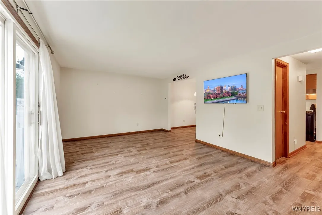 571 Burroughs Drive, Amherst, New York 14226, Amherst, New York 14226, 2 Bedrooms Bedrooms, 8 Rooms Rooms,1 BathroomBathrooms,Residential,For Sale,571 Burroughs Drive, Amherst, New York 14226,B1627870