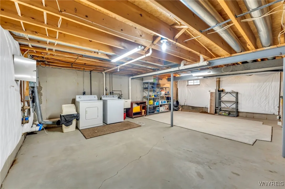 571 Burroughs Drive, Amherst, New York 14226, Amherst, New York 14226, 2 Bedrooms Bedrooms, 8 Rooms Rooms,1 BathroomBathrooms,Residential,For Sale,571 Burroughs Drive, Amherst, New York 14226,B1627870