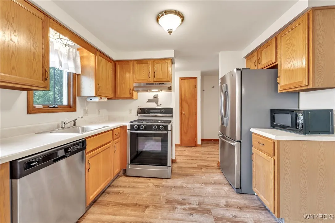 571 Burroughs Drive, Amherst, New York 14226, Amherst, New York 14226, 2 Bedrooms Bedrooms, 8 Rooms Rooms,1 BathroomBathrooms,Residential,For Sale,571 Burroughs Drive, Amherst, New York 14226,B1627870