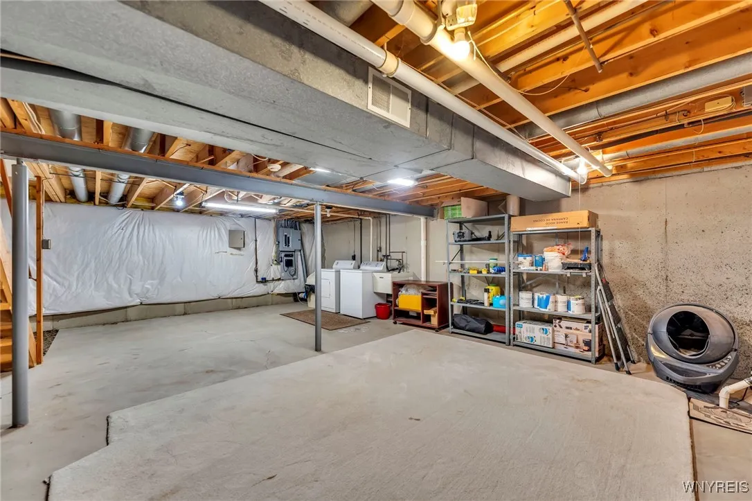 571 Burroughs Drive, Amherst, New York 14226, Amherst, New York 14226, 2 Bedrooms Bedrooms, 8 Rooms Rooms,1 BathroomBathrooms,Residential,For Sale,571 Burroughs Drive, Amherst, New York 14226,B1627870