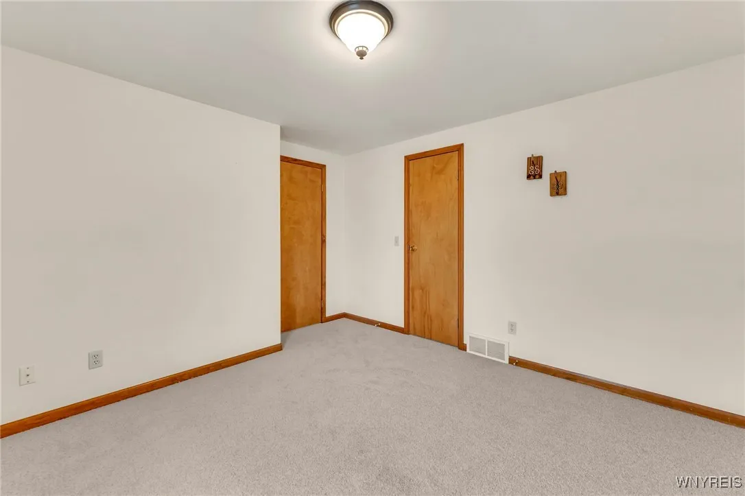 571 Burroughs Drive, Amherst, New York 14226, Amherst, New York 14226, 2 Bedrooms Bedrooms, 8 Rooms Rooms,1 BathroomBathrooms,Residential,For Sale,571 Burroughs Drive, Amherst, New York 14226,B1627870