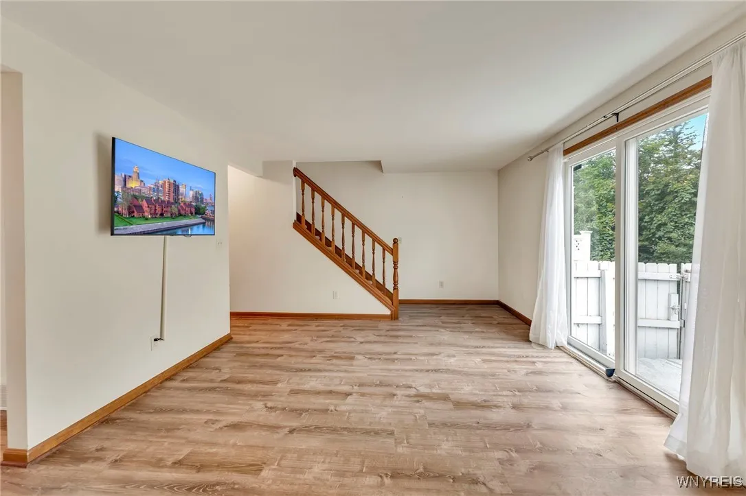 571 Burroughs Drive, Amherst, New York 14226, Amherst, New York 14226, 2 Bedrooms Bedrooms, 8 Rooms Rooms,1 BathroomBathrooms,Residential,For Sale,571 Burroughs Drive, Amherst, New York 14226,B1627870