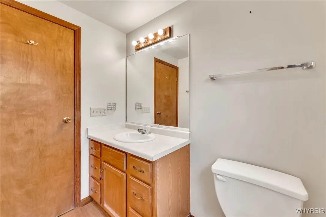 571 Burroughs Drive, Amherst, New York 14226, Amherst, New York 14226, 2 Bedrooms Bedrooms, 8 Rooms Rooms,1 BathroomBathrooms,Residential,For Sale,571 Burroughs Drive, Amherst, New York 14226,B1627870