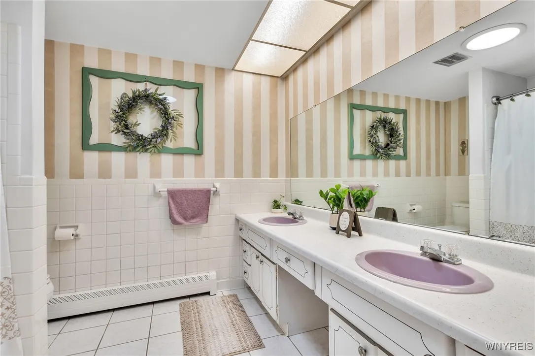 107 Autumnview Road, Amherst, New York 14221, Amherst, New York 14221, 4 Bedrooms Bedrooms, 9 Rooms Rooms,2 BathroomsBathrooms,Residential,For Sale,107 Autumnview Road, Amherst, New York 14221,B1627873