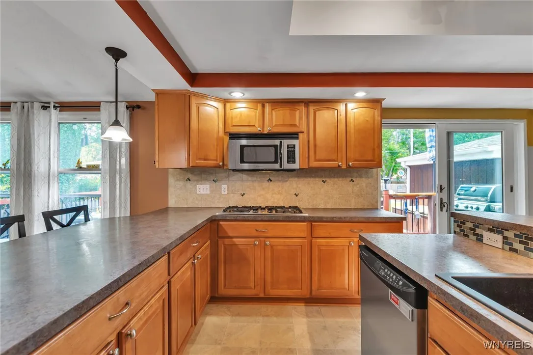 107 Autumnview Road, Amherst, New York 14221, Amherst, New York 14221, 4 Bedrooms Bedrooms, 9 Rooms Rooms,2 BathroomsBathrooms,Residential,For Sale,107 Autumnview Road, Amherst, New York 14221,B1627873