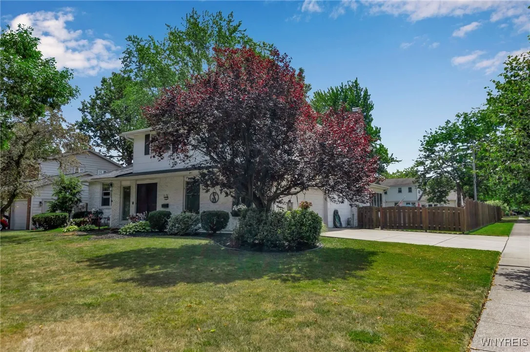 107 Autumnview Road, Amherst, New York 14221, Amherst, New York 14221, 4 Bedrooms Bedrooms, 9 Rooms Rooms,2 BathroomsBathrooms,Residential,For Sale,107 Autumnview Road, Amherst, New York 14221,B1627873