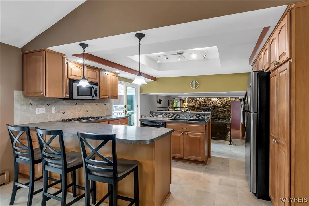 107 Autumnview Road, Amherst, New York 14221, Amherst, New York 14221, 4 Bedrooms Bedrooms, 9 Rooms Rooms,2 BathroomsBathrooms,Residential,For Sale,107 Autumnview Road, Amherst, New York 14221,B1627873