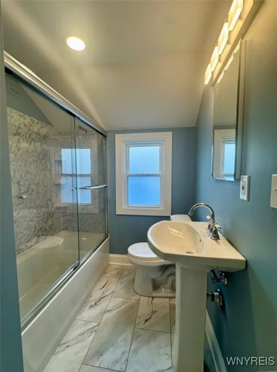 268 Callodine Avenue, Amherst, New York 14226, Amherst, New York 14226, 2 Bedrooms Bedrooms, 4 Rooms Rooms,1 BathroomBathrooms,Residential Lease,For Rent,268 Callodine Avenue, Amherst, New York 14226,B1627921