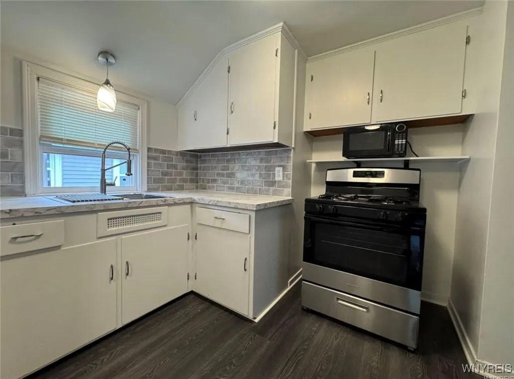 268 Callodine Avenue, Amherst, New York 14226, Amherst, New York 14226, 2 Bedrooms Bedrooms, 4 Rooms Rooms,1 BathroomBathrooms,Residential Lease,For Rent,268 Callodine Avenue, Amherst, New York 14226,B1627921