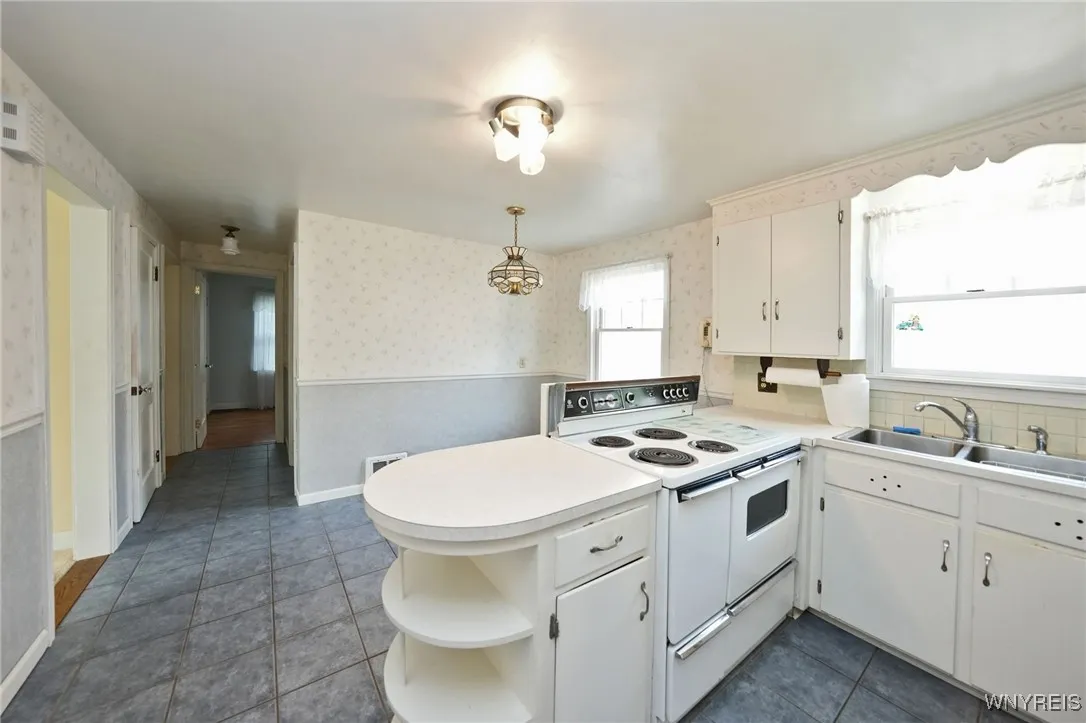 32 George Street, Hamburg, New York 14075, Hamburg, New York 14075, 3 Bedrooms Bedrooms, 8 Rooms Rooms,2 BathroomsBathrooms,Residential,Closed,32 George Street, Hamburg, New York 14075,0,B1627483