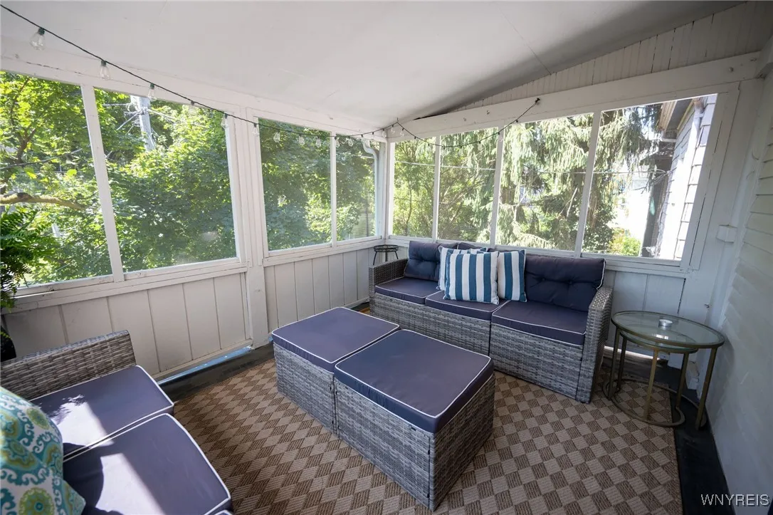 699 Auburn Avenue, Buffalo, New York 14222, Buffalo, New York 14222, 4 Bedrooms Bedrooms, 8 Rooms Rooms,1 BathroomBathrooms,Residential,For Sale,699 Auburn Avenue, Buffalo, New York 14222,B1627832