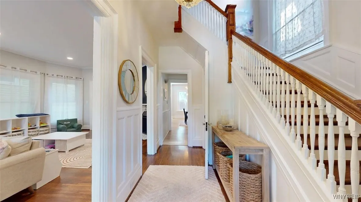 699 Auburn Avenue, Buffalo, New York 14222, Buffalo, New York 14222, 4 Bedrooms Bedrooms, 8 Rooms Rooms,1 BathroomBathrooms,Residential,For Sale,699 Auburn Avenue, Buffalo, New York 14222,B1627832