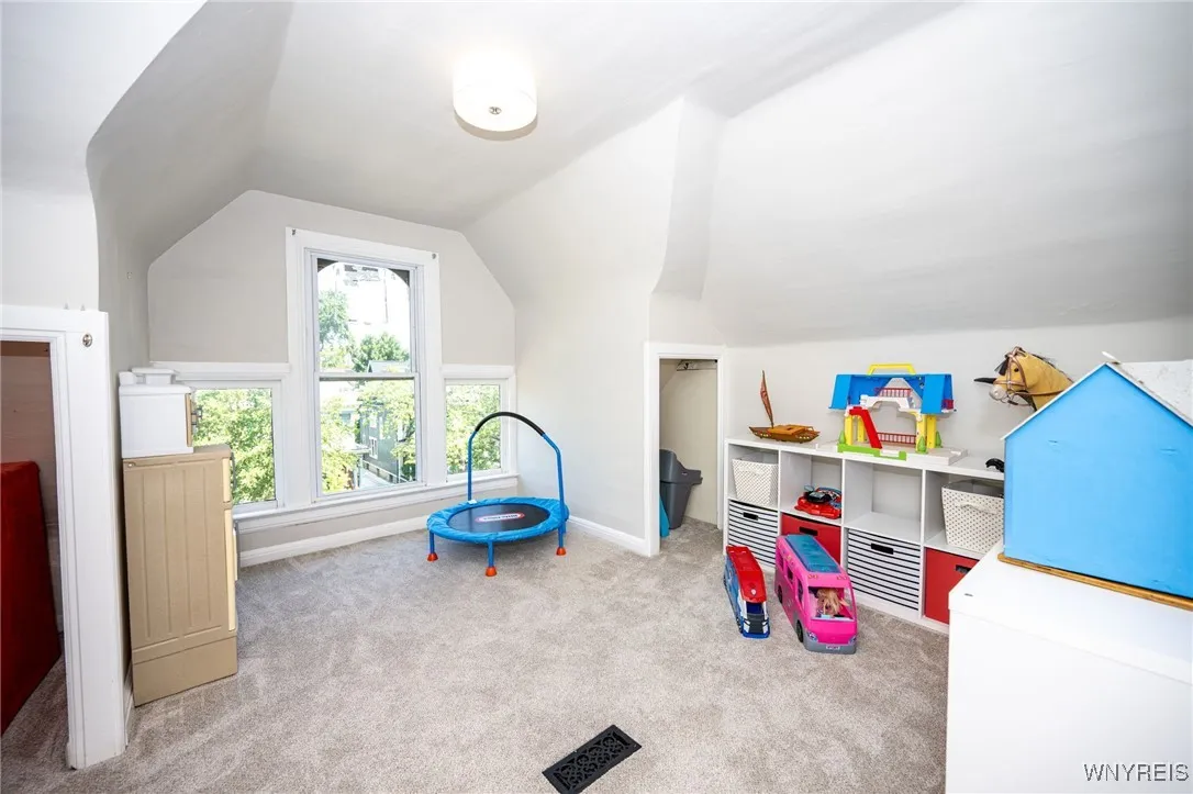 699 Auburn Avenue, Buffalo, New York 14222, Buffalo, New York 14222, 4 Bedrooms Bedrooms, 8 Rooms Rooms,1 BathroomBathrooms,Residential,For Sale,699 Auburn Avenue, Buffalo, New York 14222,B1627832