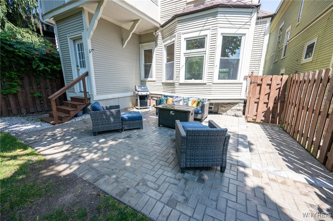 699 Auburn Avenue, Buffalo, New York 14222, Buffalo, New York 14222, 4 Bedrooms Bedrooms, 8 Rooms Rooms,1 BathroomBathrooms,Residential,For Sale,699 Auburn Avenue, Buffalo, New York 14222,B1627832