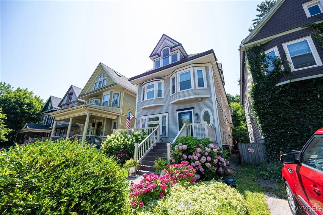 699 Auburn Avenue, Buffalo, New York 14222, Buffalo, New York 14222, 4 Bedrooms Bedrooms, 8 Rooms Rooms,1 BathroomBathrooms,Residential,For Sale,699 Auburn Avenue, Buffalo, New York 14222,B1627832
