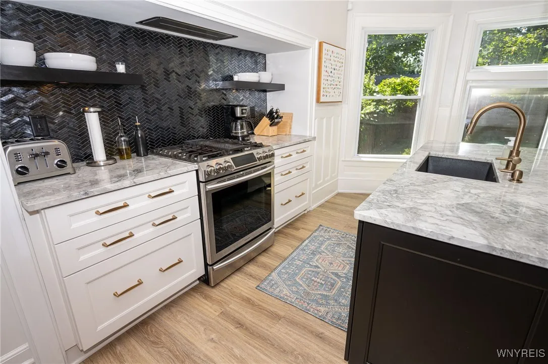 699 Auburn Avenue, Buffalo, New York 14222, Buffalo, New York 14222, 4 Bedrooms Bedrooms, 8 Rooms Rooms,1 BathroomBathrooms,Residential,For Sale,699 Auburn Avenue, Buffalo, New York 14222,B1627832