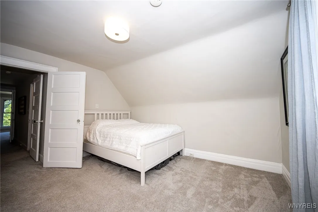 699 Auburn Avenue, Buffalo, New York 14222, Buffalo, New York 14222, 4 Bedrooms Bedrooms, 8 Rooms Rooms,1 BathroomBathrooms,Residential,For Sale,699 Auburn Avenue, Buffalo, New York 14222,B1627832