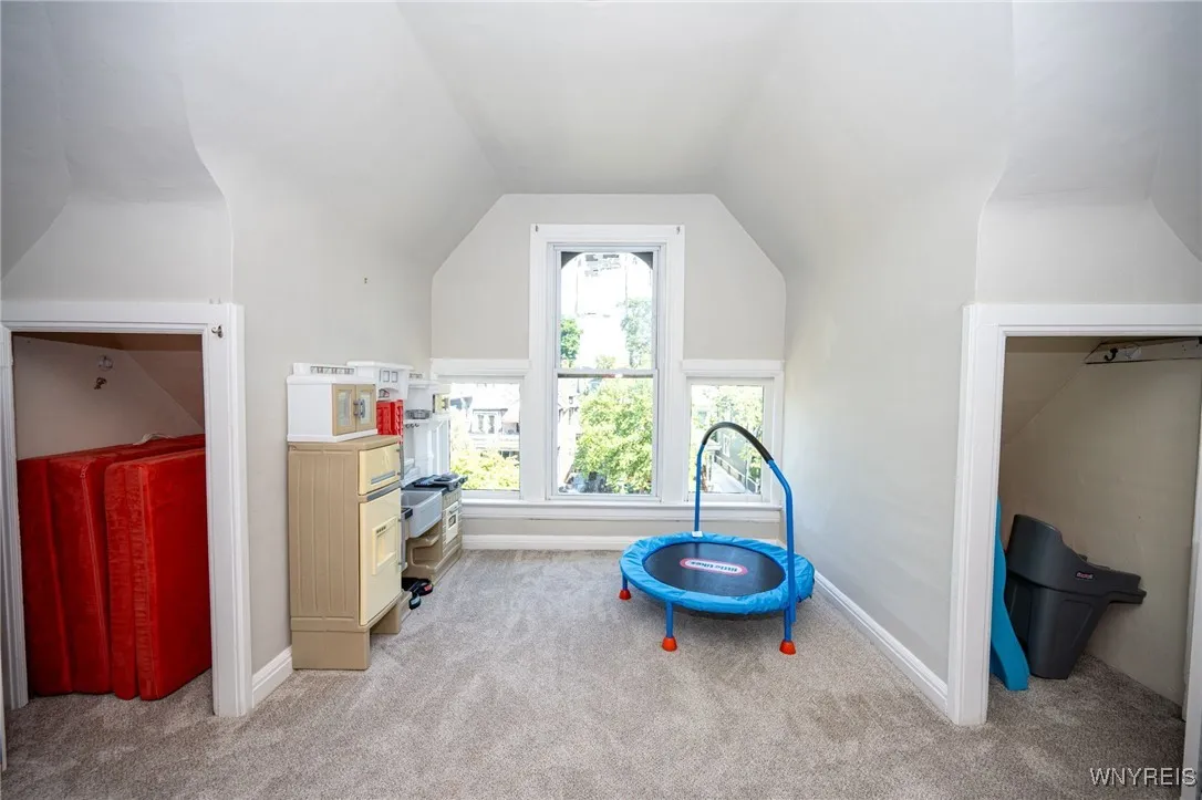 699 Auburn Avenue, Buffalo, New York 14222, Buffalo, New York 14222, 4 Bedrooms Bedrooms, 8 Rooms Rooms,1 BathroomBathrooms,Residential,For Sale,699 Auburn Avenue, Buffalo, New York 14222,B1627832