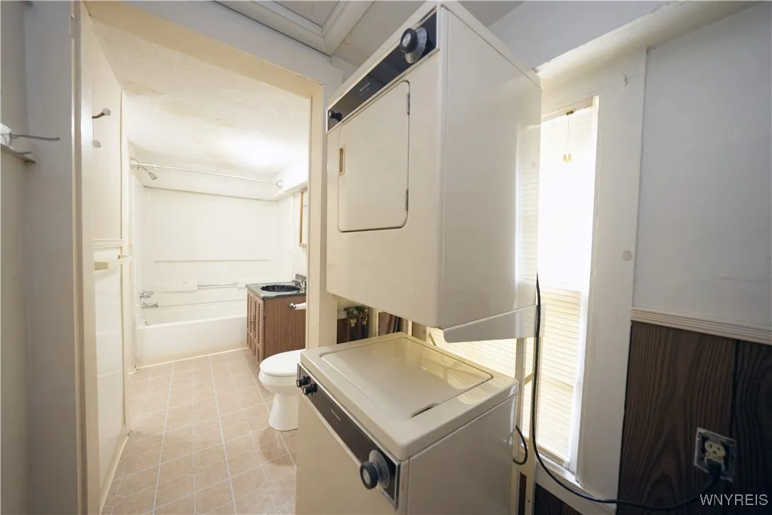 4780 Clark Street, Hamburg, New York 14075, Hamburg, New York 14075, 4 Bedrooms Bedrooms, 11 Rooms Rooms,2 BathroomsBathrooms,Residential,For Sale,4780 Clark Street, Hamburg, New York 14075,B1627905