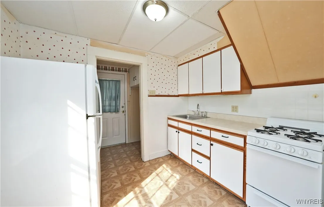 4780 Clark Street, Hamburg, New York 14075, Hamburg, New York 14075, 4 Bedrooms Bedrooms, 11 Rooms Rooms,2 BathroomsBathrooms,Residential,For Sale,4780 Clark Street, Hamburg, New York 14075,B1627905