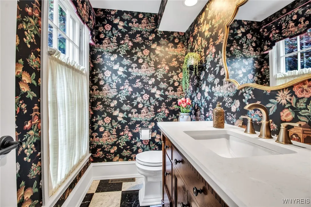 40 Knollwood Lane, Amherst, New York 14221, Amherst, New York 14221, 4 Bedrooms Bedrooms, 10 Rooms Rooms,2 BathroomsBathrooms,Residential,Closed,40 Knollwood Lane, Amherst, New York 14221,0,B1627403