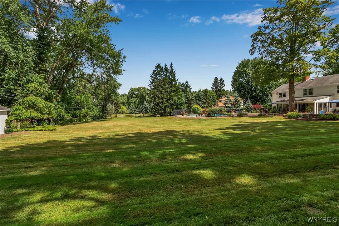 40 Knollwood Lane, Amherst, New York 14221, Amherst, New York 14221, 4 Bedrooms Bedrooms, 10 Rooms Rooms,2 BathroomsBathrooms,Residential,Closed,40 Knollwood Lane, Amherst, New York 14221,0,B1627403