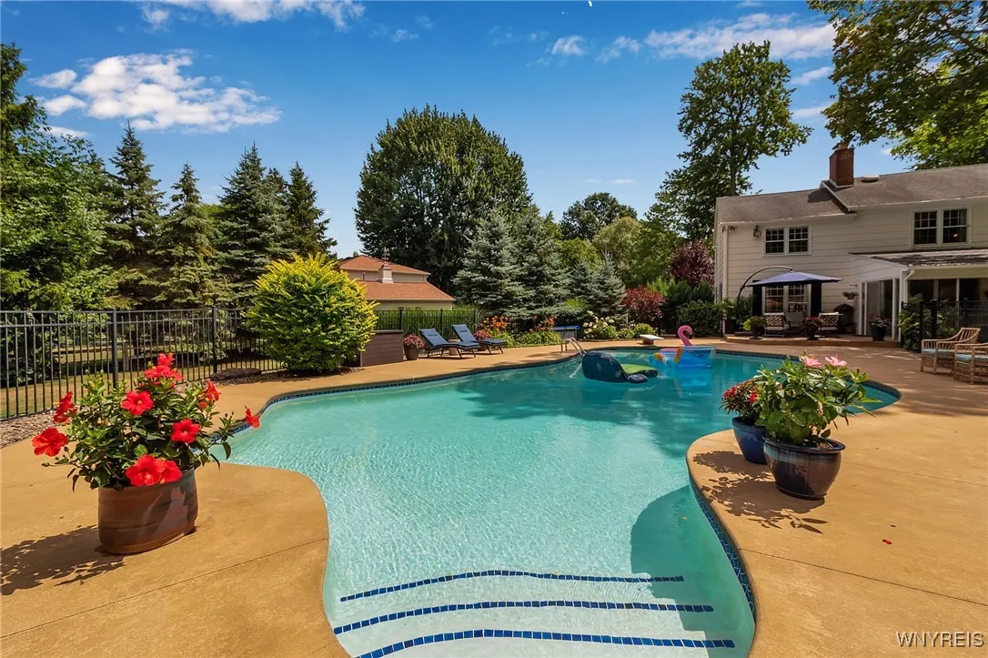 40 Knollwood Lane, Amherst, New York 14221, Amherst, New York 14221, 4 Bedrooms Bedrooms, 10 Rooms Rooms,2 BathroomsBathrooms,Residential,Closed,40 Knollwood Lane, Amherst, New York 14221,0,B1627403