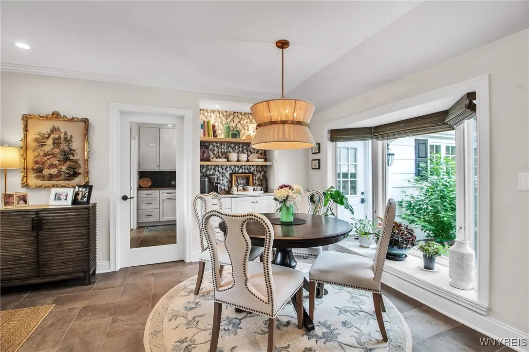 40 Knollwood Lane, Amherst, New York 14221, Amherst, New York 14221, 4 Bedrooms Bedrooms, 10 Rooms Rooms,2 BathroomsBathrooms,Residential,Closed,40 Knollwood Lane, Amherst, New York 14221,0,B1627403